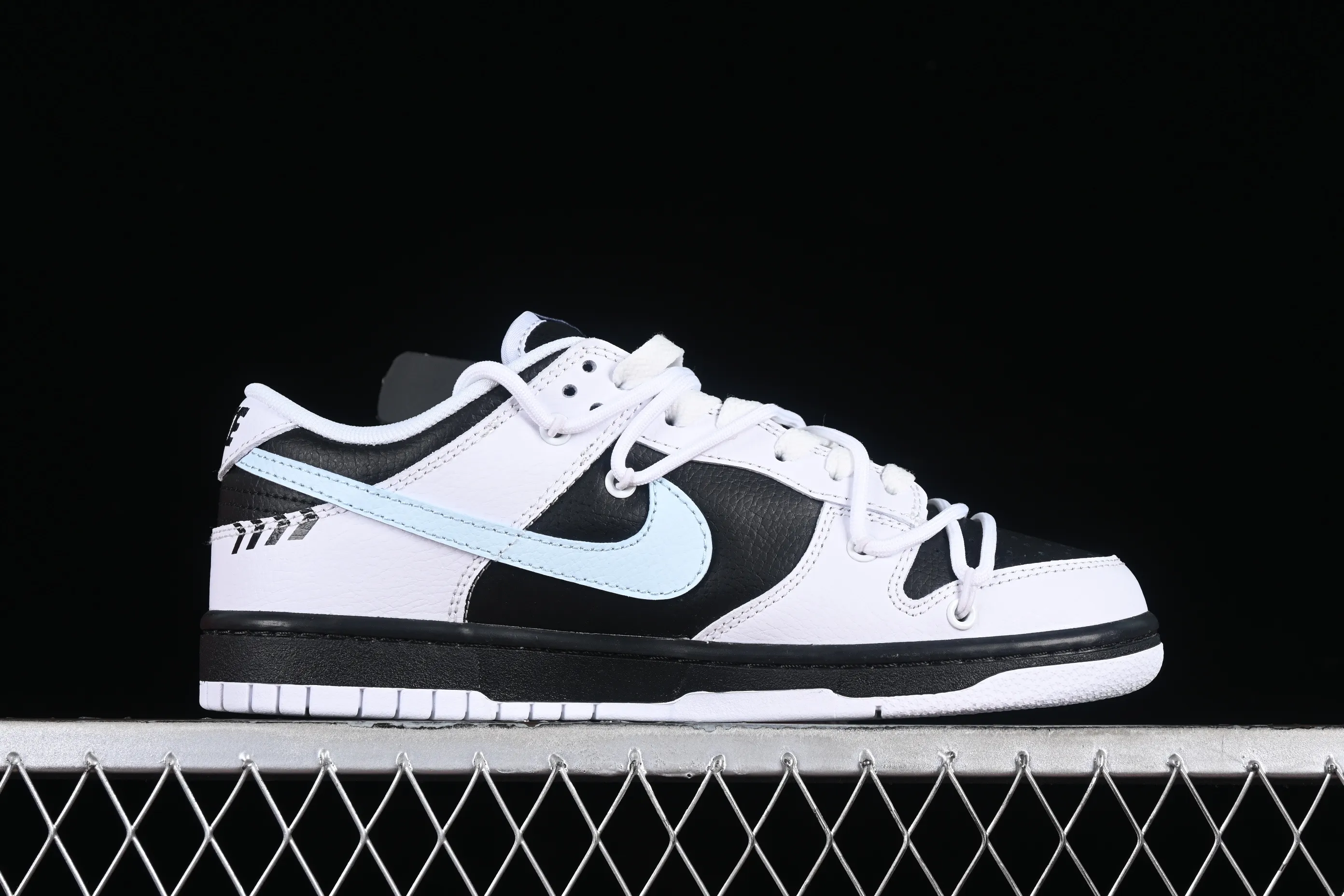 All categories Nk SB Dunk series Nk SB Dunk Low low-top sneakers Nk Dunk Low "Reverse Panda" Speed ​​racing black and white panda graffiti contrasting color SB strap low-top casual sneakers FD9064-011